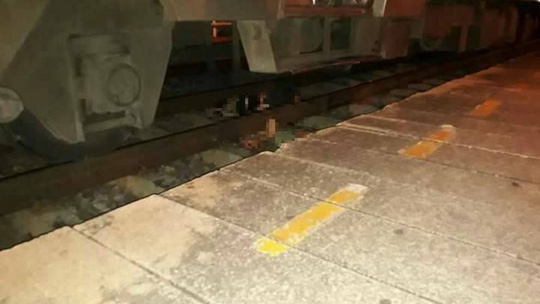 Mất mạng vì chụp hình tự sướng trên đường ray